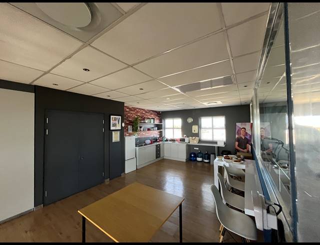 282M² OFFICE TO LET IN PINELANDS